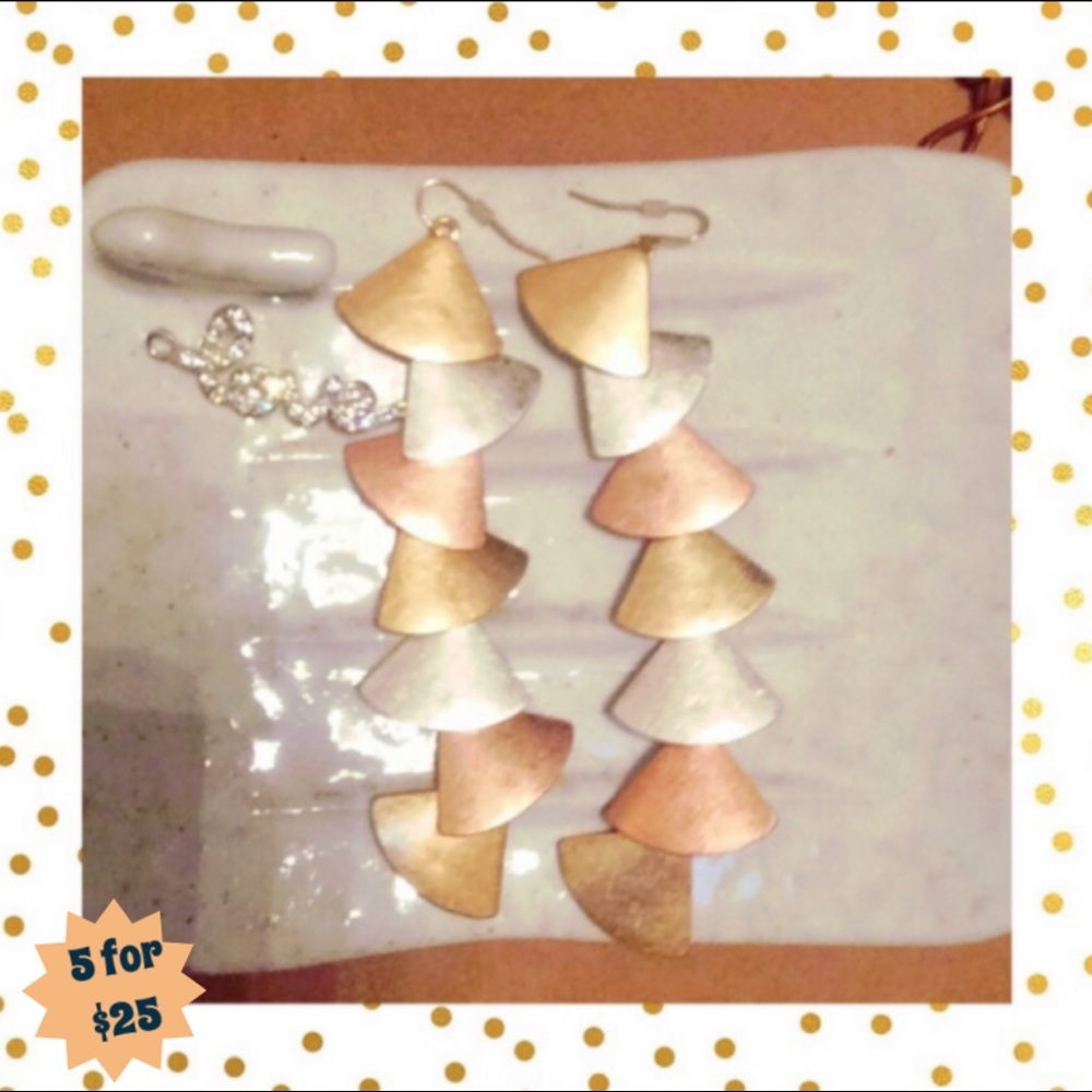 5/$25 Metal toned cascading earrings